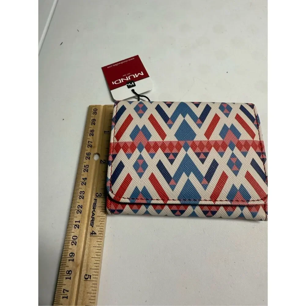 NWT Mundi On the Go Ladies Aztec Print Tri Fold Wallet